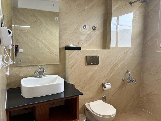 Imagen de los interiores del Hotel Udman Grand Mashobra by Ferns N Petals. Foto 18