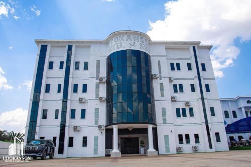 Imagen general del Hotel Udokanson And Suites. Foto 1
