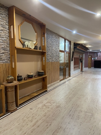 Imagen de los interiores del Hotel Udumwara Resort and Spa. Foto 10