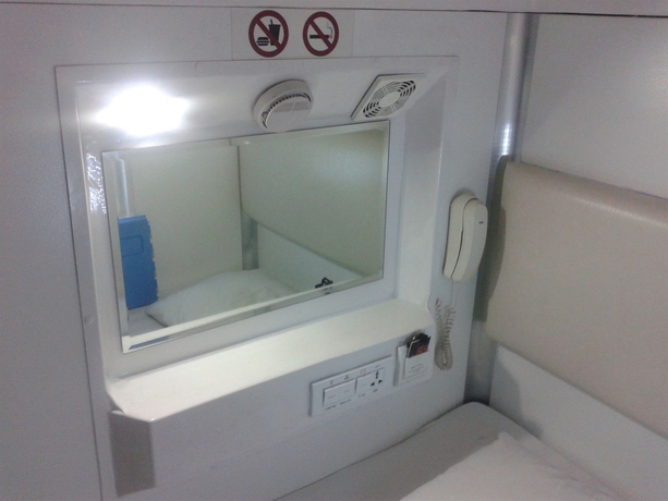 Imagen de la habitación del Hotel Ufo Capsule. Foto 5