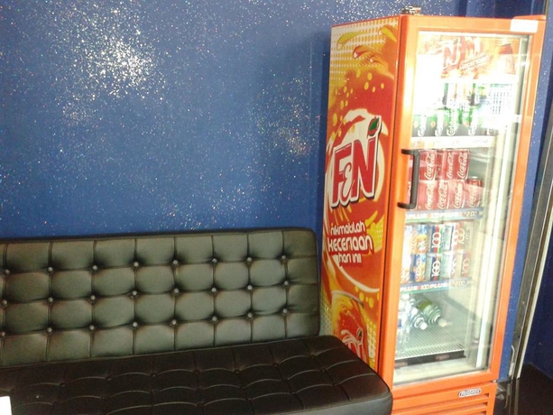 Imagen de los interiores del Hotel Ufo Capsule. Foto 8