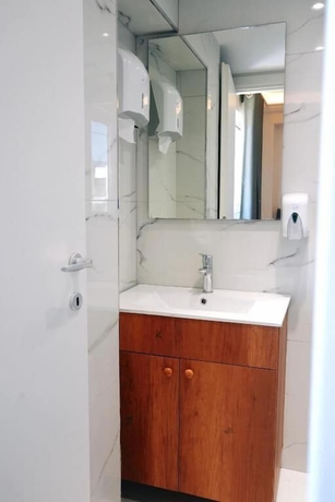 Imagen de la habitación del Hotel Ufo Rooms City Center. Foto 7