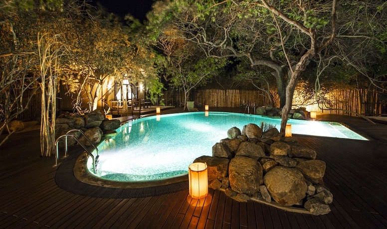 Imagen de la piscina del Hotel Uga Jungle Beach - Trincomalee. Foto 19