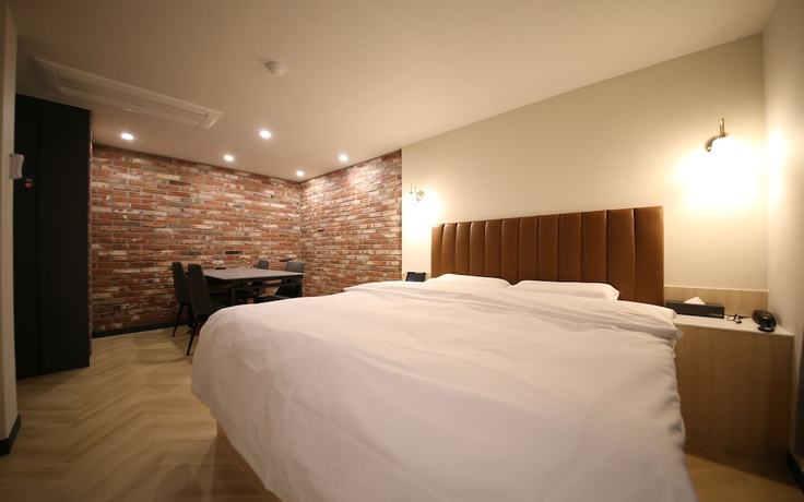 Imagen de la habitación del Hotel Uiwang 25. Foto 12