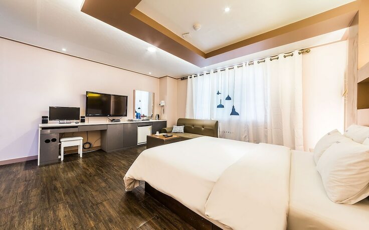 Imagen de la habitación del Hotel Uiwang Luxury. Foto 18