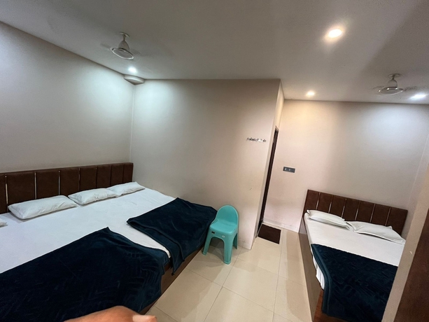 Imagen de la habitación del Hotel Ujjain Dwarka Palace. Foto 7
