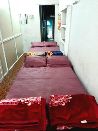 Imagen de la habitación del Hotel Ujjain Yatri Niwas. Foto 4