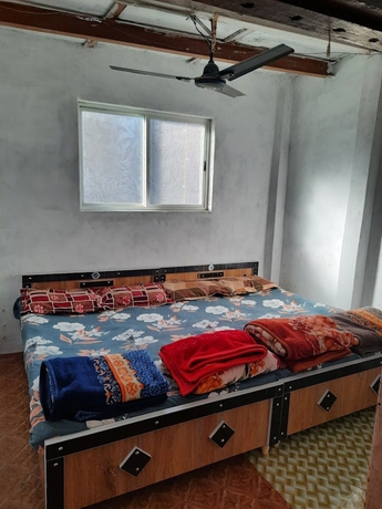 Imagen de la habitación del Hotel Ujjain Yatri Niwas. Foto 5