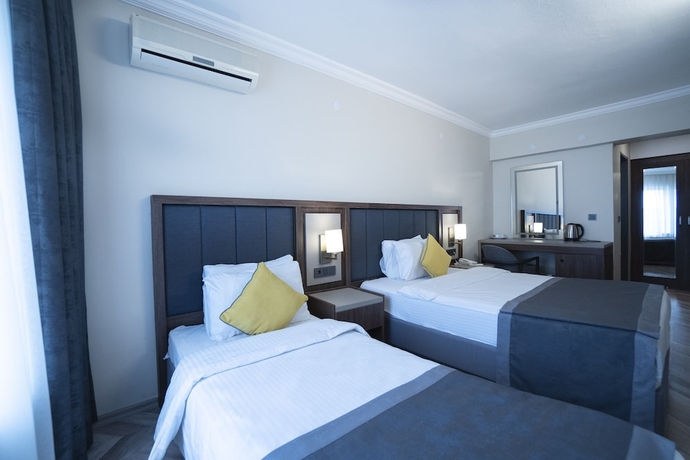 Imagen de la habitación del Hotel Uk Ankara. Foto 16