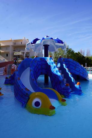 Imagen de la piscina del Hotel Ukino Palmeiras Village. Foto 25