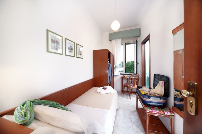 Imagen de la habitación del Hotel Ulisse, Ischia. Foto 8