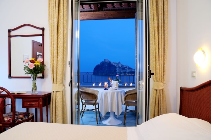 Imagen de la habitación del Hotel Ulisse, Ischia. Foto 12