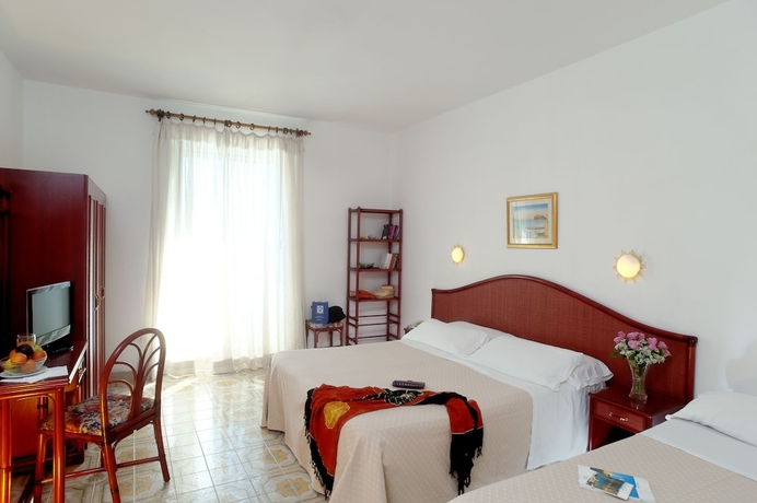 Imagen de la habitación del Hotel Ulisse, Ischia. Foto 16