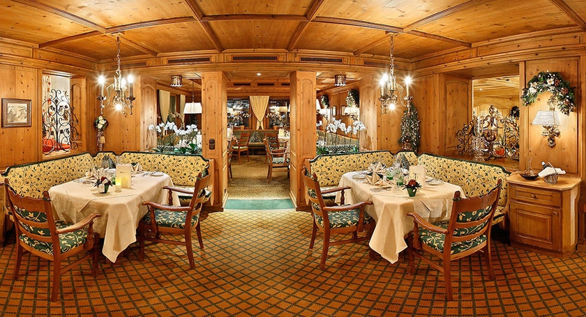 Imagen del bar/restaurante del Hotel Ulli. Foto 3
