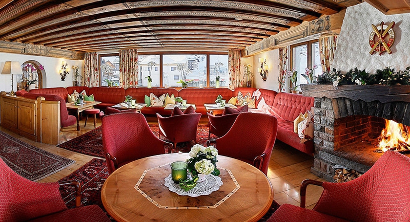 Imagen de los interiores del Hotel Ulli. Foto 12