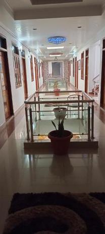 Imagen general del Hotel Ultima. Foto 5