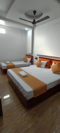 Imagen general del Hotel Ultima. Foto 13