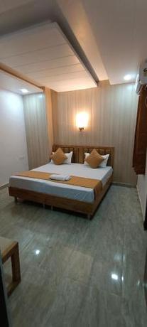 Imagen general del Hotel Ultima. Foto 18