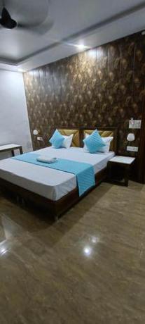 Imagen general del Hotel Ultima. Foto 19