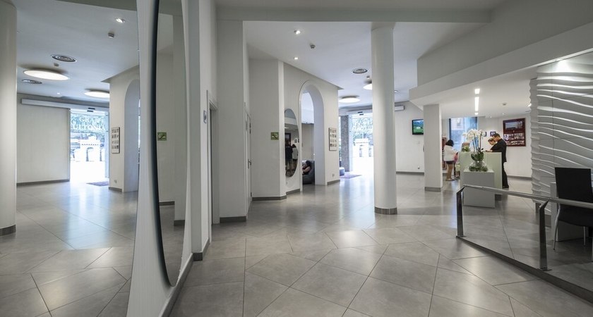 Imagen de los interiores del Hotel Ultonia. Foto 16