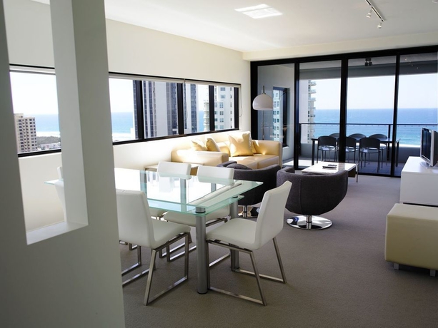 Imagen de la habitación del Hotel Ultra Broadbeach. Foto 7