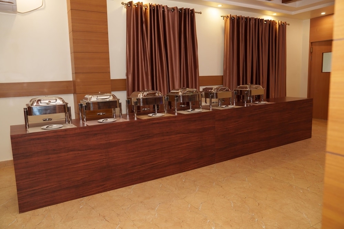 Imagen del bar/restaurante del Hotel Ultra International. Foto 5