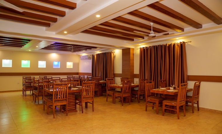 Imagen del bar/restaurante del Hotel Ultra International. Foto 6