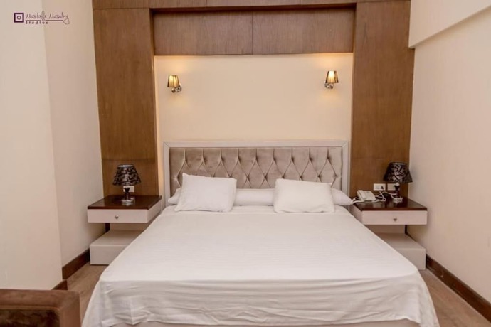 Imagen de la habitación del Hotel Ultra Loaloa Nile Maadi. Foto 3