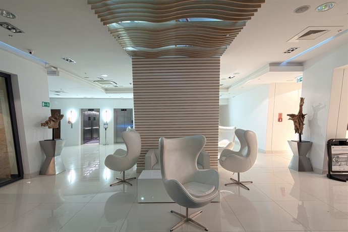 Imagen de los interiores del Hotel Ultra Marine. Foto 6