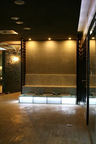 Imagen de la piscina del Hotel Ultra Marine. Foto 10