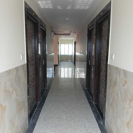 Imagen de los interiores del Hotel Ultra Stay. Foto 13