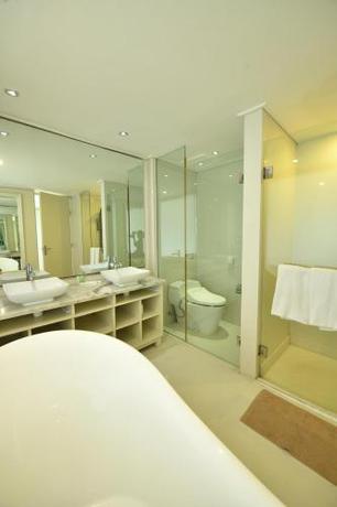 Imagen de la habitación del Hotel Ululani Bali. Foto 20