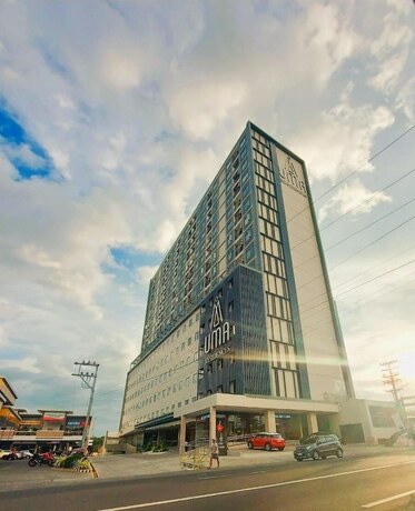 Imagen general del Hotel Uma And Residences. Foto 7