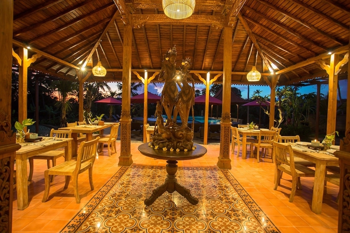 Imagen de los interiores del Hotel Uma Dawa Resort and Spa. Foto 18