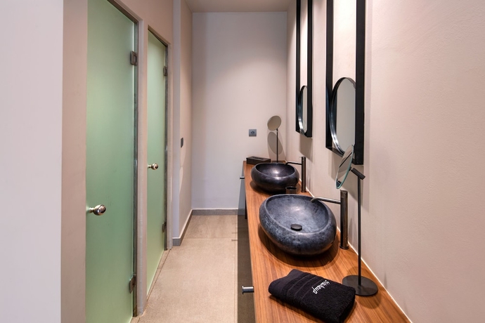 Imagen de la habitación del Hotel Uma Ray Suites. Foto 3