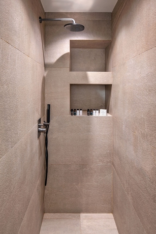 Imagen de la habitación del Hotel Uma Ray Suites. Foto 8