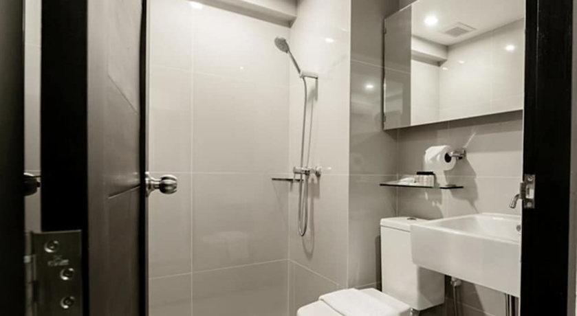 Imagen de la habitación del Hotel Uma Residence. Foto 7