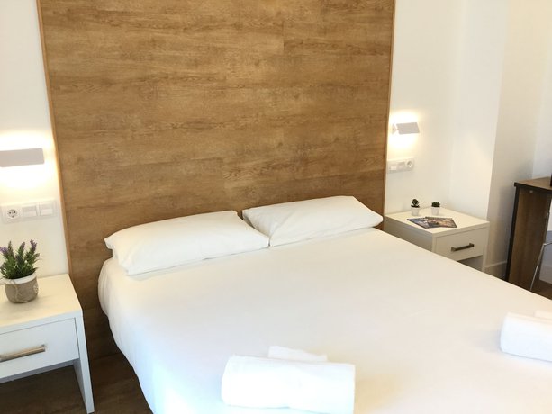 Imagen de la habitación del Hotel Uma Suites Ondarreta. Foto 3