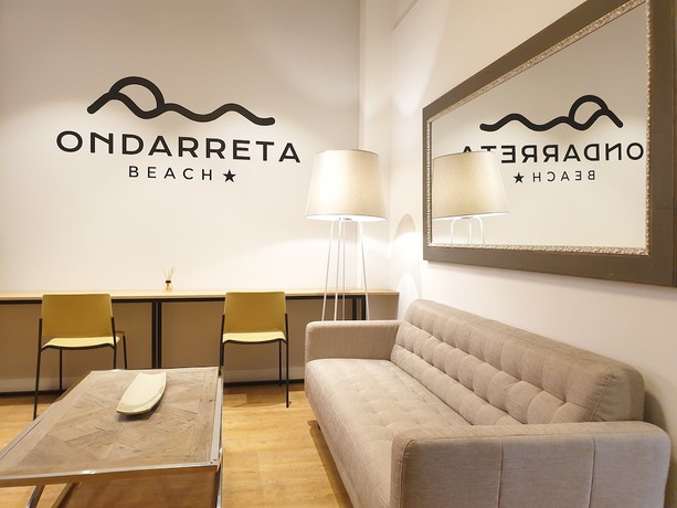 Imagen de los interiores del Hotel Uma Suites Ondarreta. Foto 8