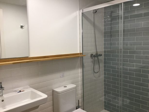 Imagen de la habitación del Hotel Uma Suites Ondarreta. Foto 5