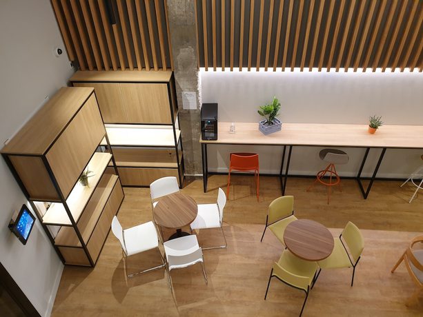 Imagen de los interiores del Hotel Uma Suites Ondarreta. Foto 12