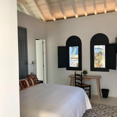 Imagen de la habitación del Hotel Uma Suites Parada Del Marqués. Foto 6