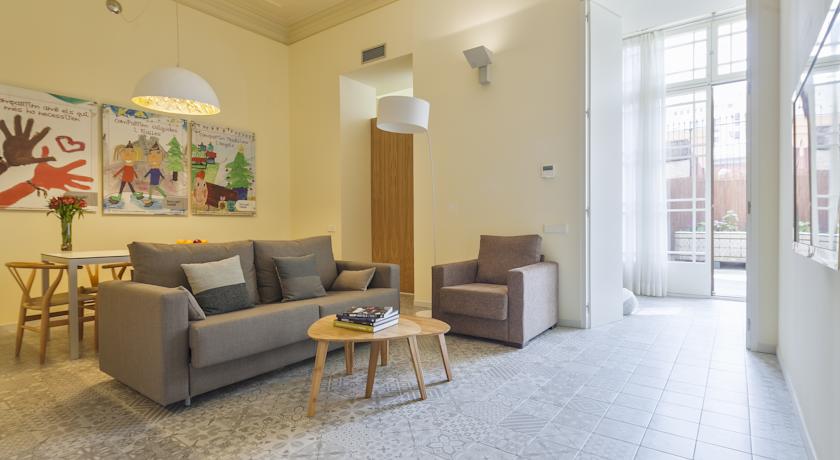 Imagen general del Hotel Uma Suites Pau Claris Barcelona. Foto 7