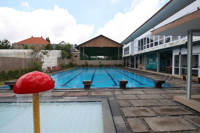 Imagen de la piscina del Hotel Umah Bali Suite and Residence. Foto 23