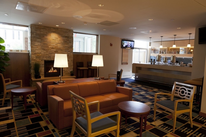 Imagen del bar/restaurante del Hotel Umass Lowell Inn And Conference Center. Foto 5