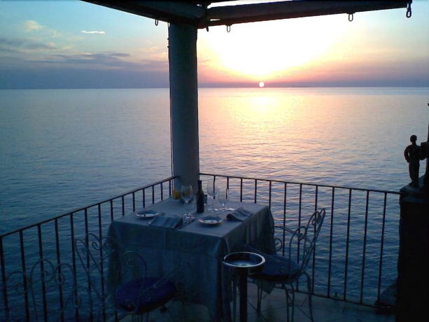 Imagen del bar/restaurante del Hotel Umberto A Mare. Foto 8