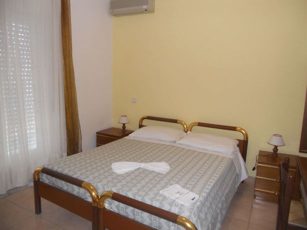 Imagen de los exteriores del Hotel Umberto, Santa Domenica. Foto 12