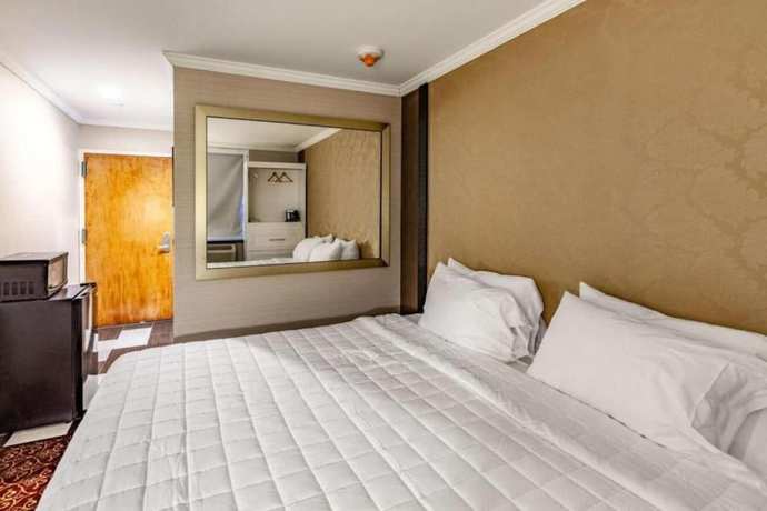 Imagen de la habitación del Hotel Umbrella Brooklyn. Foto 12