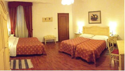 Imagen de la habitación del Hotel Umbria. Foto 6