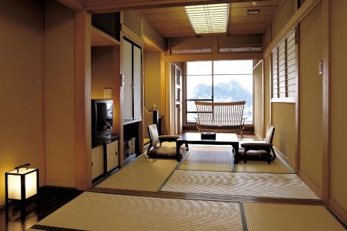 Imagen de la habitación del Hotel Umibenokakureyu Seiryu. Foto 7